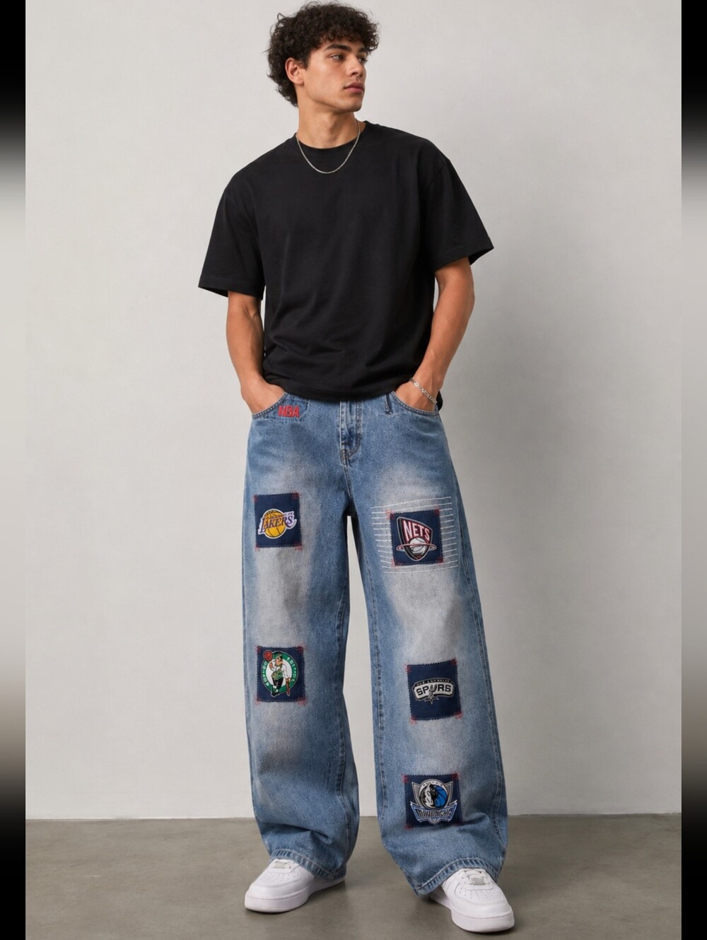 NBA -LEAGUE  VINTAGE BASKETBALL PATCHES Mens  Denim Jeans Size 36